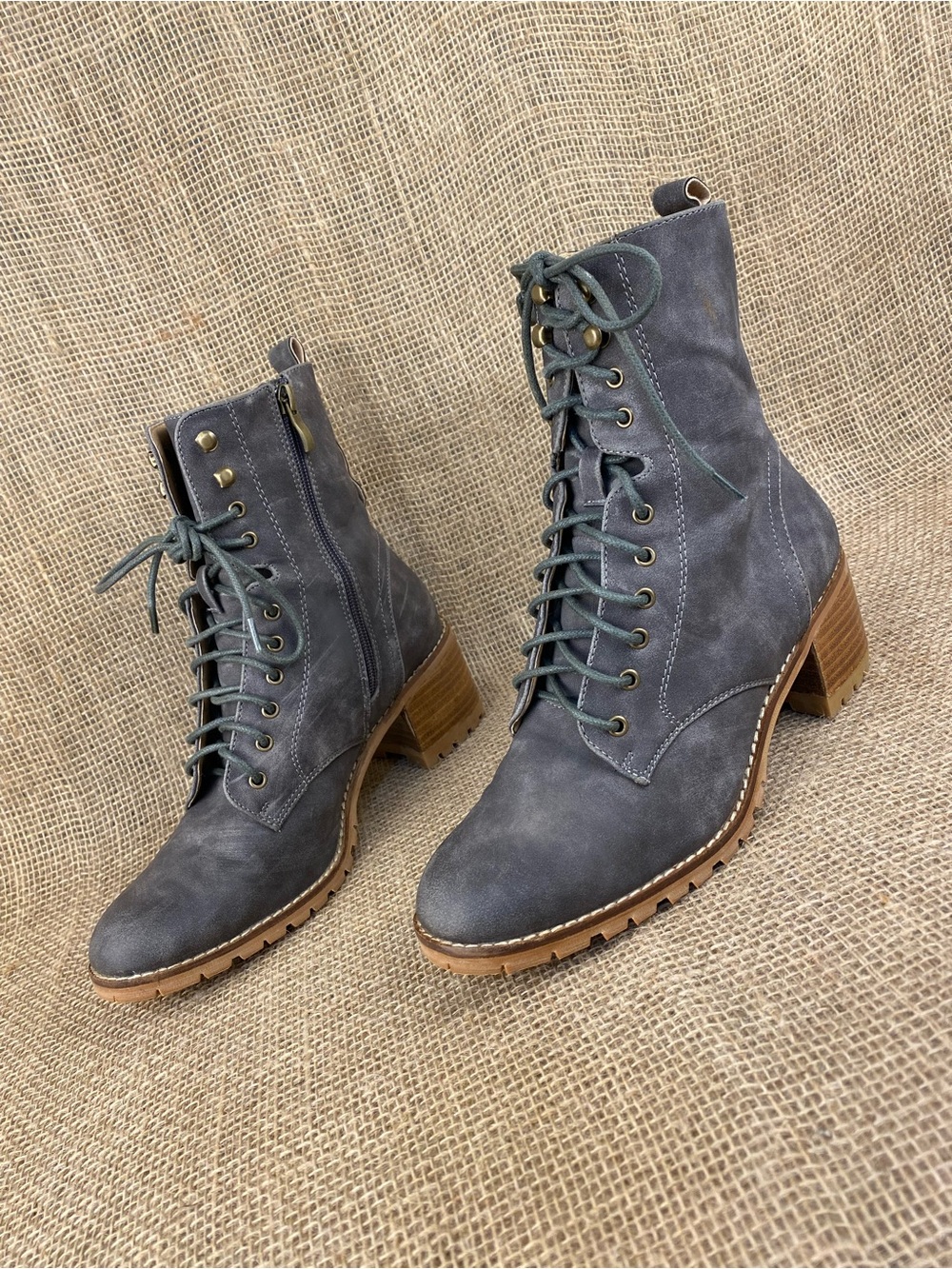 Combat Boots Gray Suede Lace Up Women’s Size 8